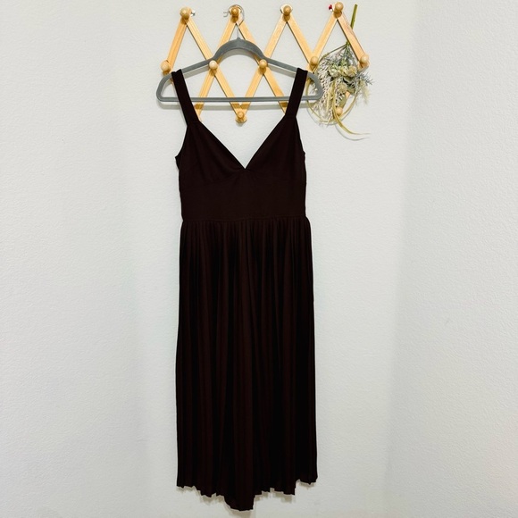 Vince Brown Pleated Culotte Wide Leg V Neck Jumpsuit in Black Walnut Size 6 - Picture 4 of 11